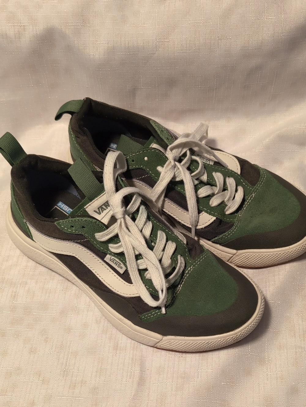 Vans Men’s UltraRange EXO Low-Top Sneakers in Green, Black and White
